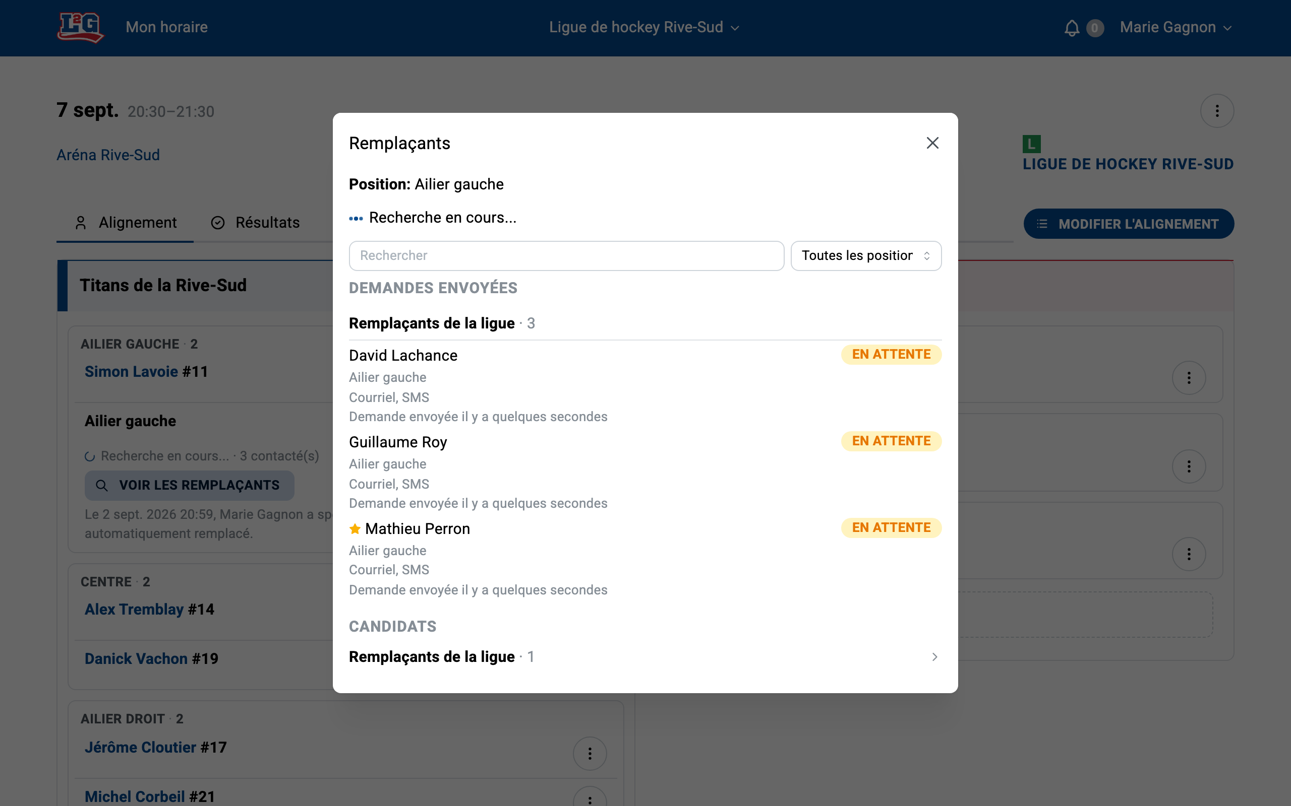 Le panneau Voir les remplaçants sur une place en recherche : chaque remplaçant contacté affiche le statut « Demande envoyée » avec le moment de l'envoi.